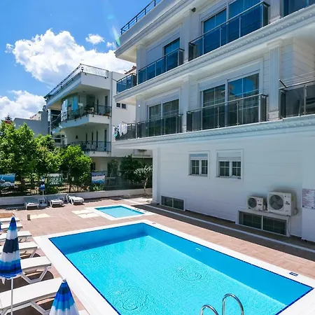 White Star Apartment *